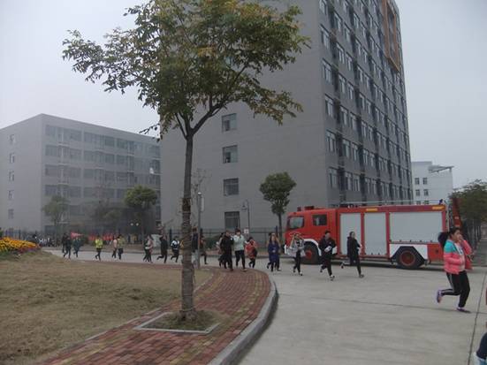 11月19日下午,疏散演习活动在碧螺校区再次成功举行,两场演习取得圆满
